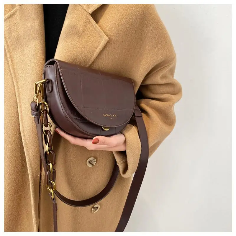 

Crocodile Pattern Saddle Crossbody bags for women Letters Chain Shoulder bag Women Half Moon Handbags Casual Solid Women's Bag