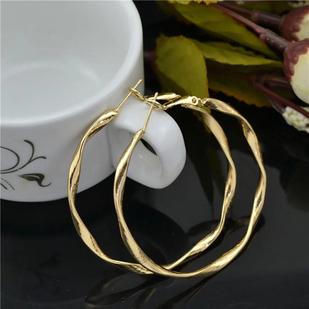 

1 Pair Gold color Hoop Earrings for Women 2021 New Korean Fashion Simple Piercing Earrings Prom Party Trend Jewelry Gift
