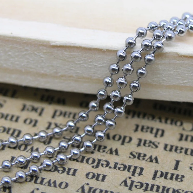 Европейский и американский рэпер Billie Eilish из нержавеющей стали уличная съемка