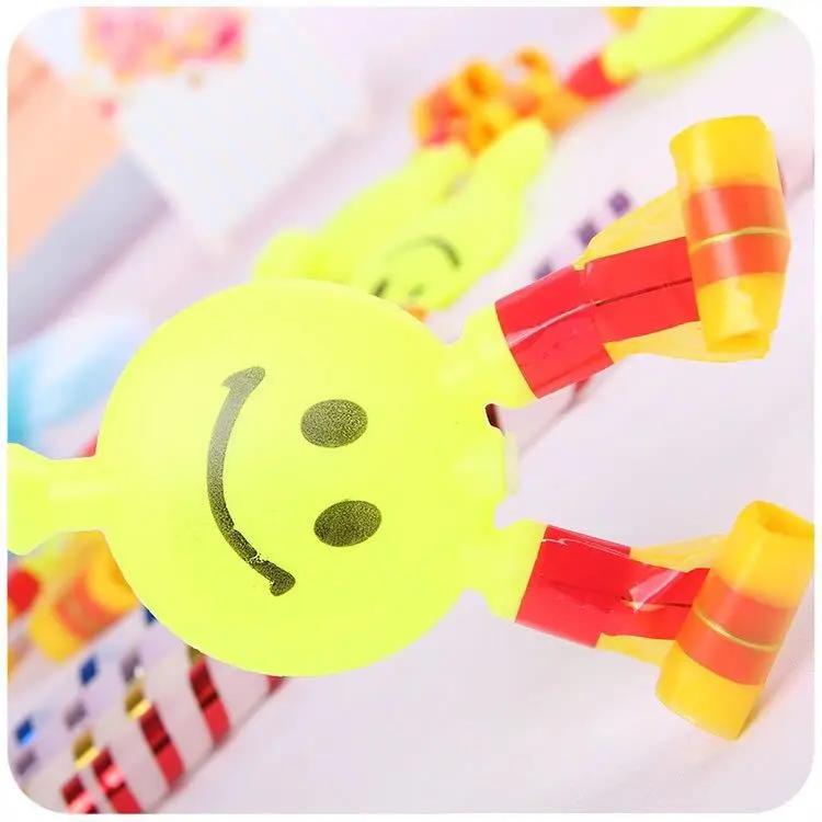 

Large Smiley Face Blowing Dragon Whistle Blowing Roll Children's Toys, Clown Party Party Cheering Props