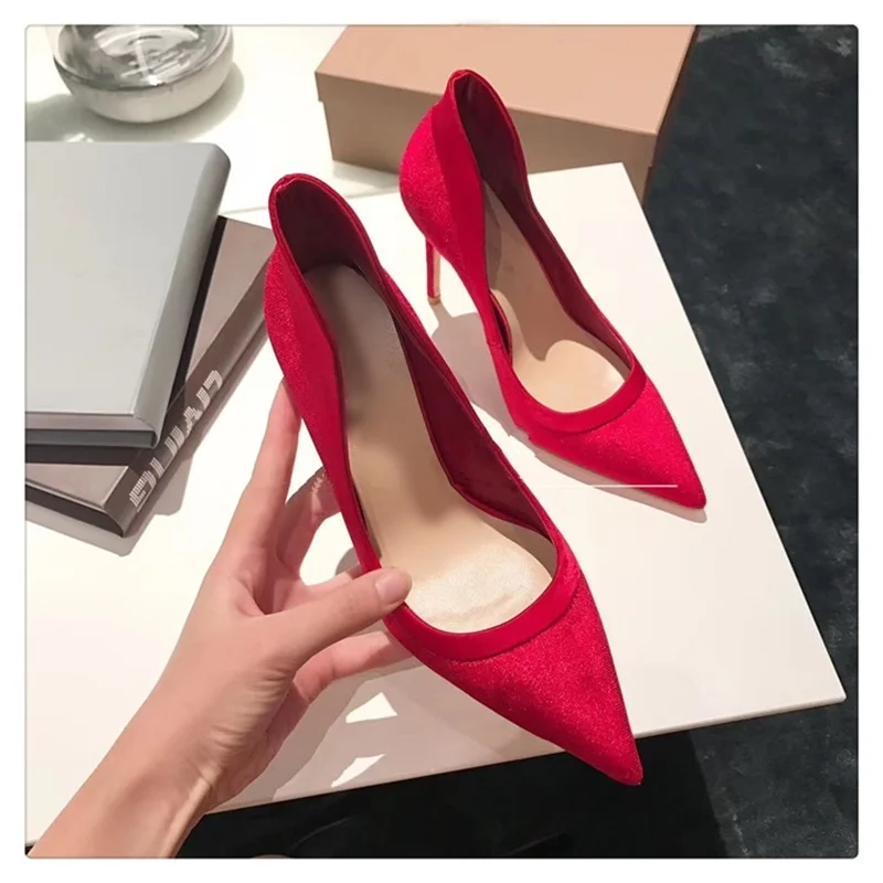 

Hot Selling Velvet High Heel Pumps Green Red Black High Heel Dress Shoes Pointed Toe Stiletto Heels Celebrity Wedding Shoes