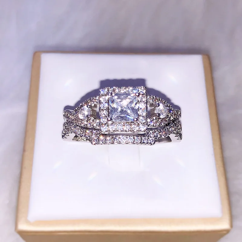 

Fashion White Zircon Couple Ring Elegant Temperament Female Wedding Factory Wholesale