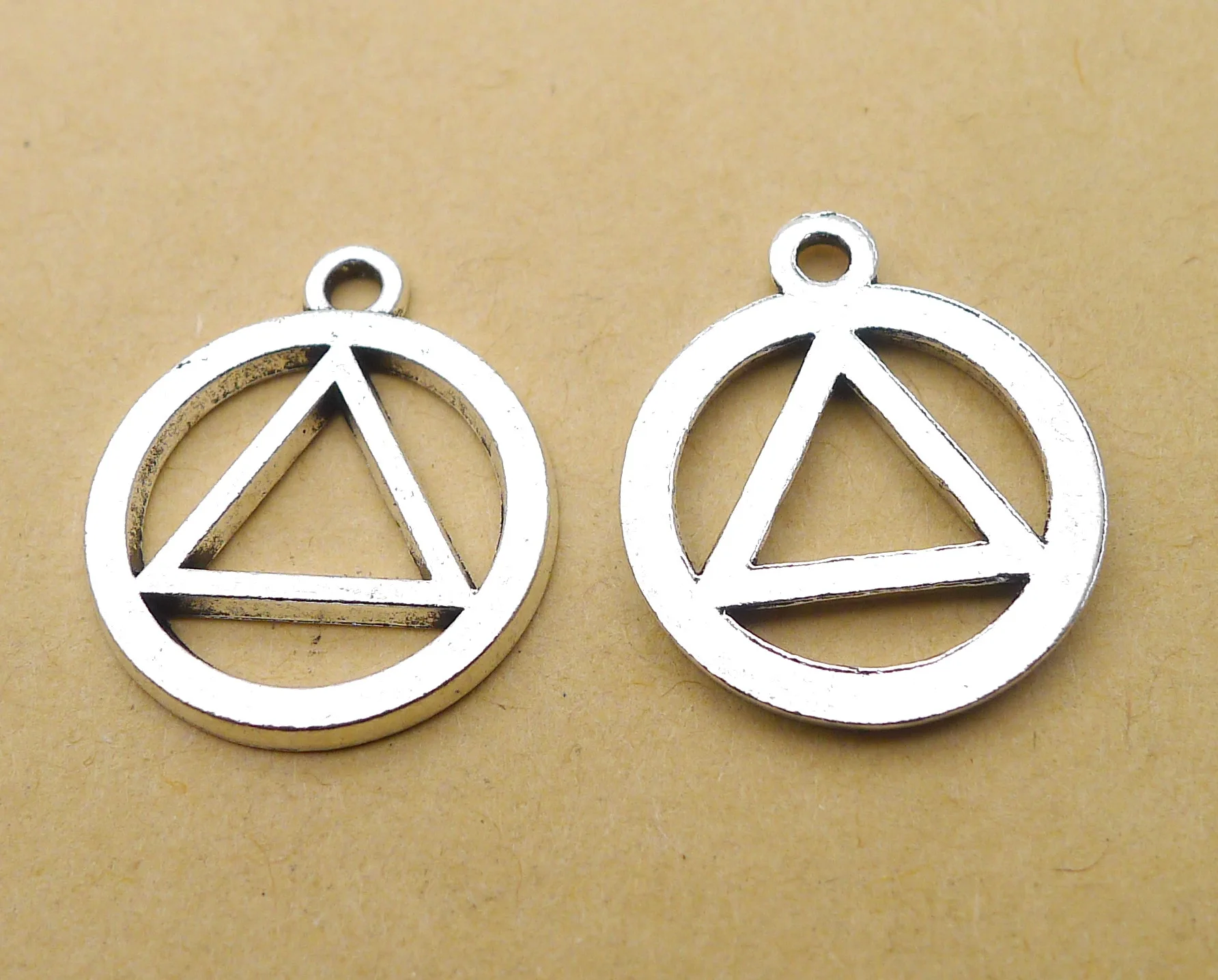 

Charm for making jewelry 5pcs 22x19mm antique silver color Round triangle charms