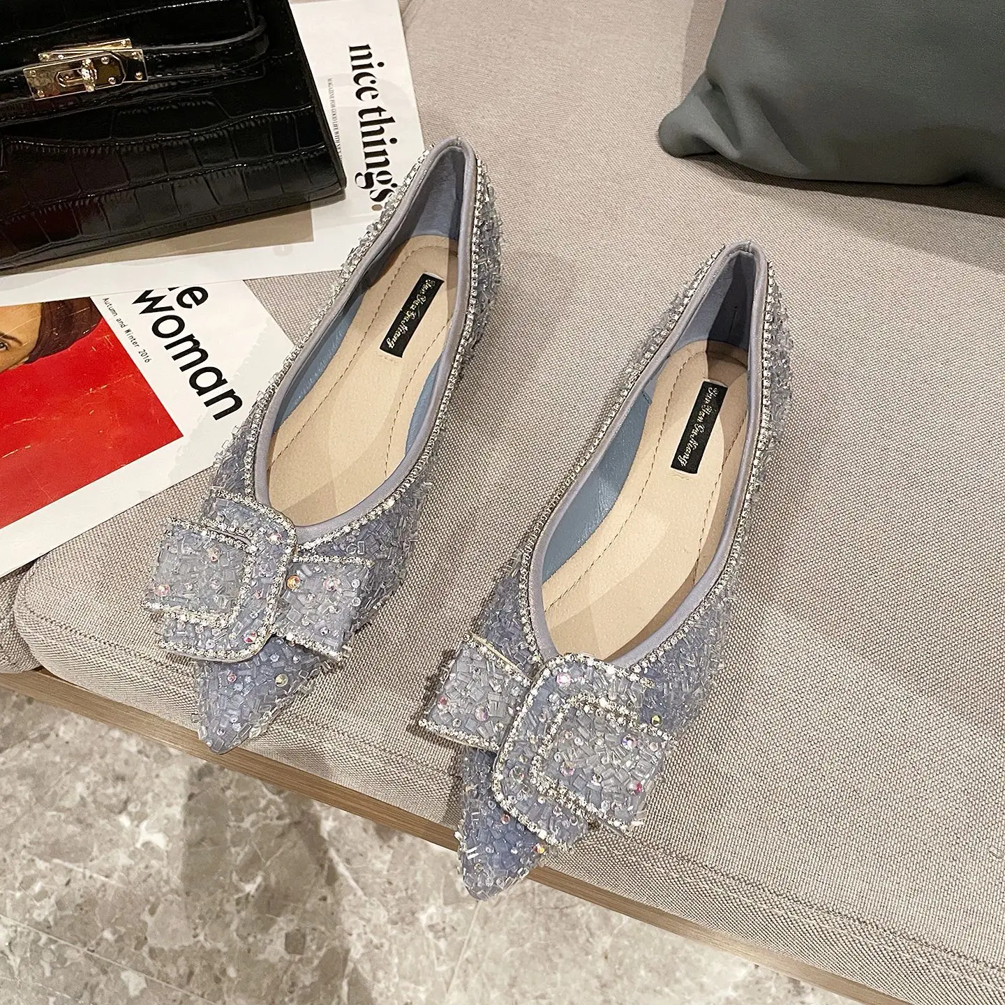 

Cross Women's Shoes Soft Shallow Mouth Crystal Pointed Toe Female Footwear Bow-Knot Low Heels Casual Sneaker Rhinestone New Dres