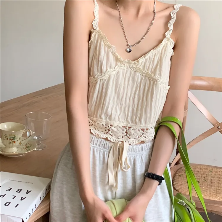 

Spring Green Knitted Cardigan Sunscreen + Lace Suspender Vest