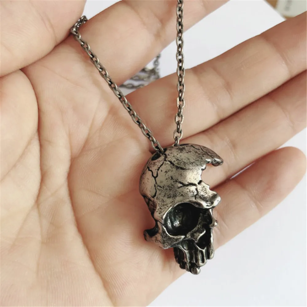 

Fashion Retro Punk Half Skeleton Pendant Gothic Jewelry Men's Necklace Pendant Skull Chain Hip Hop Party Jewelry Gift Wholesale