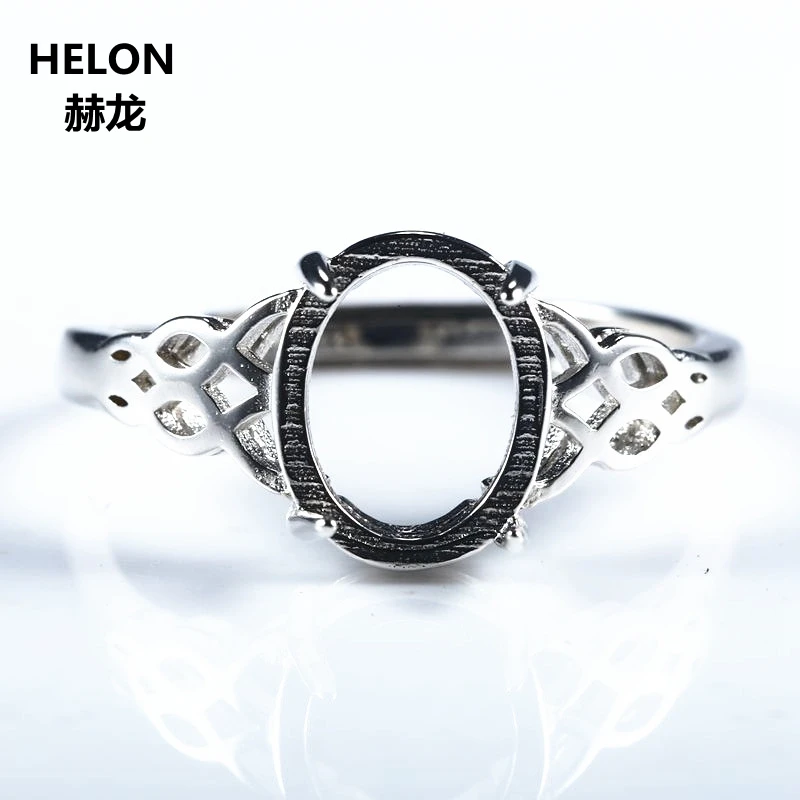 Обручальное кольцо с полузакрепкой из серебра 8x10 мм белое золото овальный