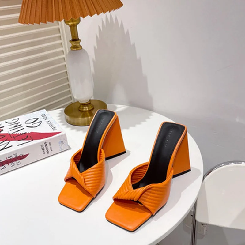 

Женские босоножки на высоком каблуке, модные плиссированные сандалии с квадратным носком, модельные праздничные туфли для улицы, лето 2021