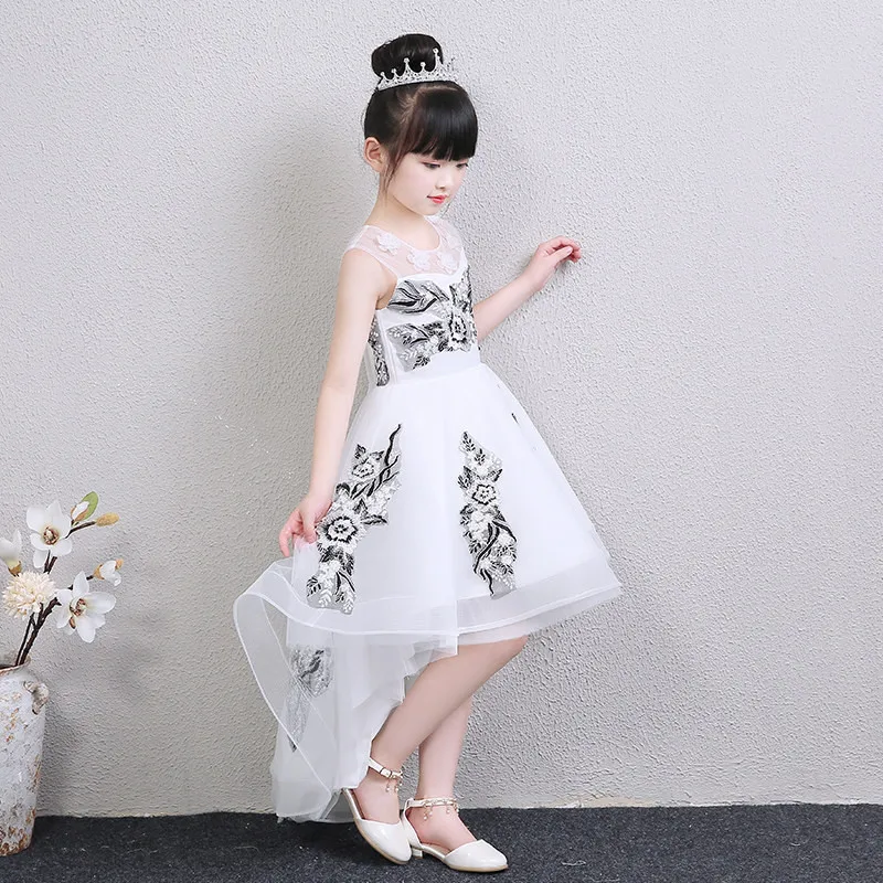 Тюлевые платья принцессы для девочек B066 белые с открытыми плечами и цветами