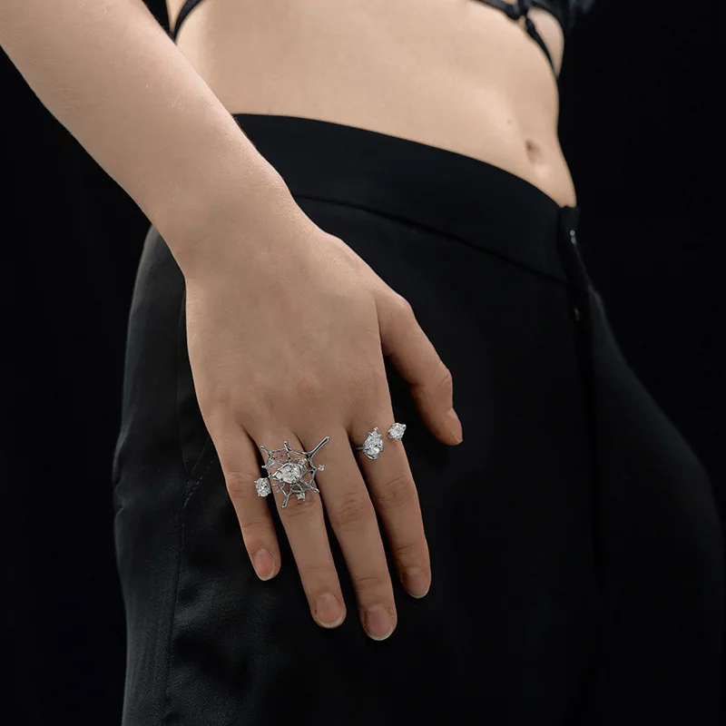 HUANZHI 2022 INS Sliver Color Zircon Spider Web Water Droplets Geometric Irregular Hollow Rings for Women Girls Party Jewelry |