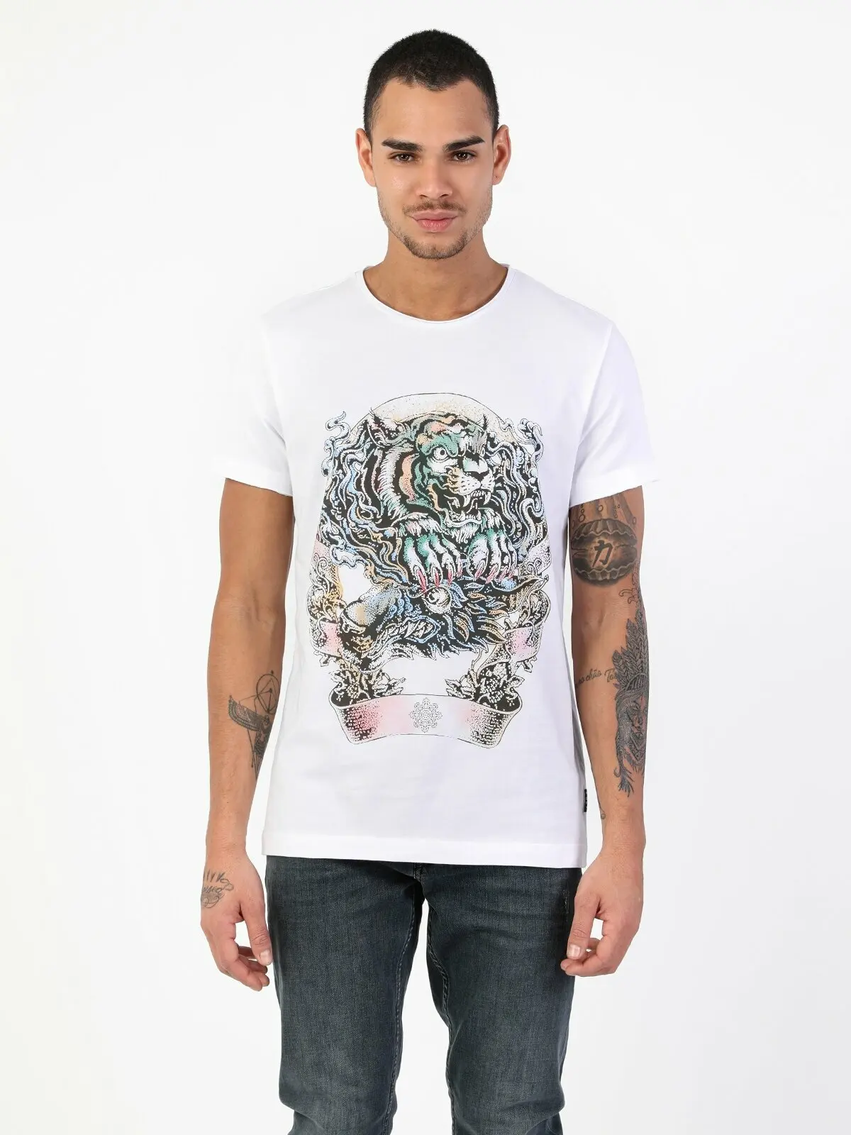 

Colins Men Regular Fit White Short SleeveTshirtMen's Tshirt Fashion Man Tshirts ,CL1049416