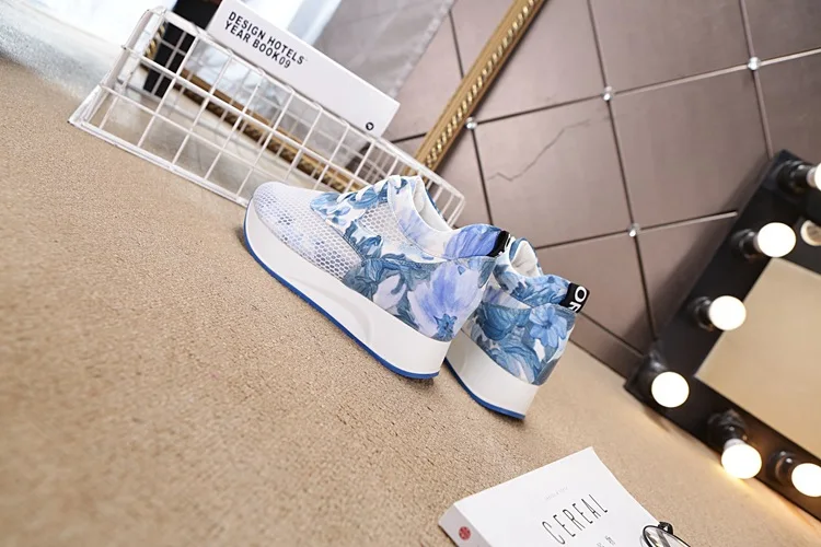 

Women'sshoessandalsnet surface increasedsports shoes casual travel shoes hollow low-top thick bottomsponge cake breathablefemale