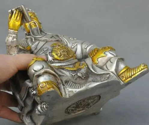 Статуэтка из старого китайского серебряного дракона в стиле милитари Святого