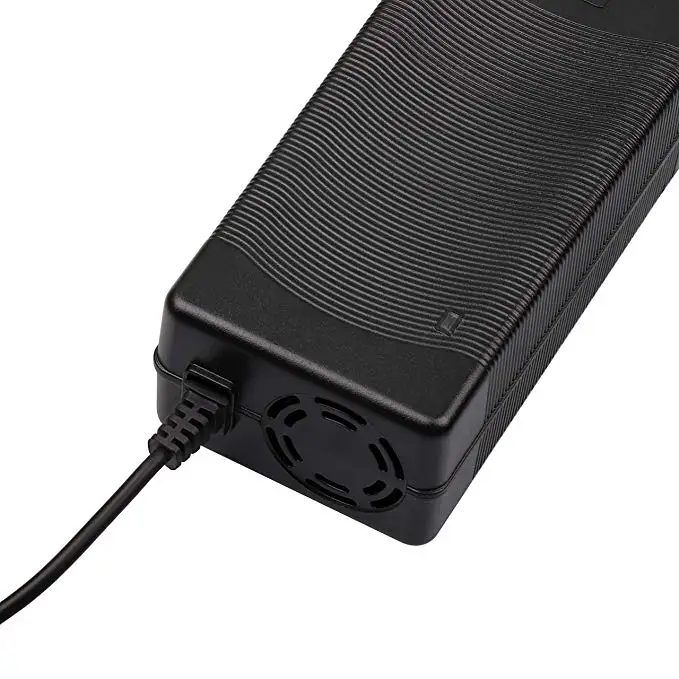 Трехступенчатое зарядное устройство для литиевых аккумуляторов 14 4 В 8 в 5 А