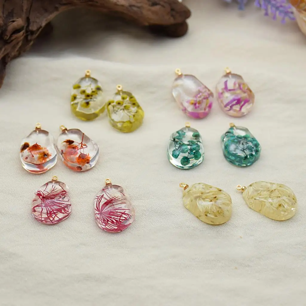 

2 PCs Real Dried Flower Resin Irregular Charms Transparent Double Side flowers Pendants For DIY Necklace Jewelry Making Finding