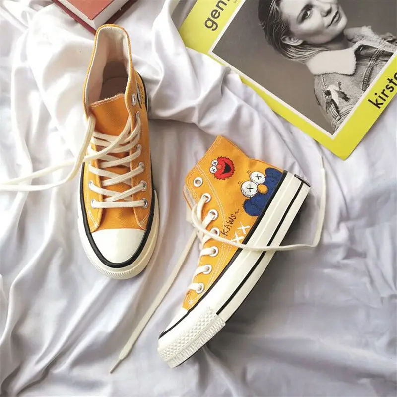 Spring New Fashion White Anime Ladies Sneakers Cartoon Woman Vulcanized Shoes Graffiti High-top Canvas Shoes Women espadrilles