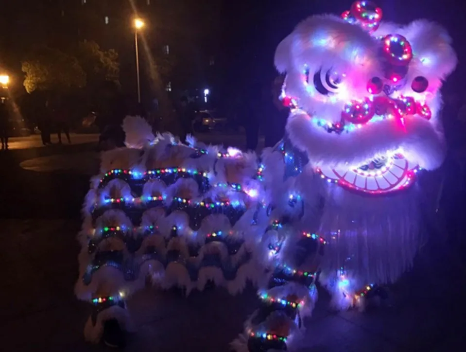 white Светодиодный танцевальный костюм льва s Лев танец китайский танец льва костюм Фошань шерсть модный легкий Лев Косплей Костюм - Цвет: white
