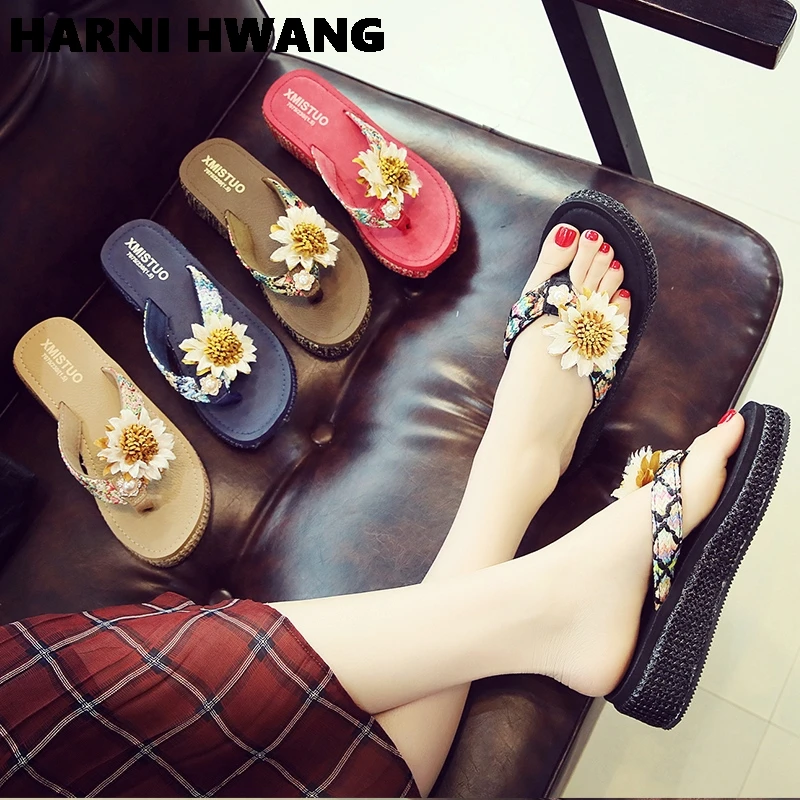 

Summer Casual Fashion Style Wild Couple Slippers Lady Slippers Flower Pattern Beach Flip Flops Microfiber Slippers Wholesale