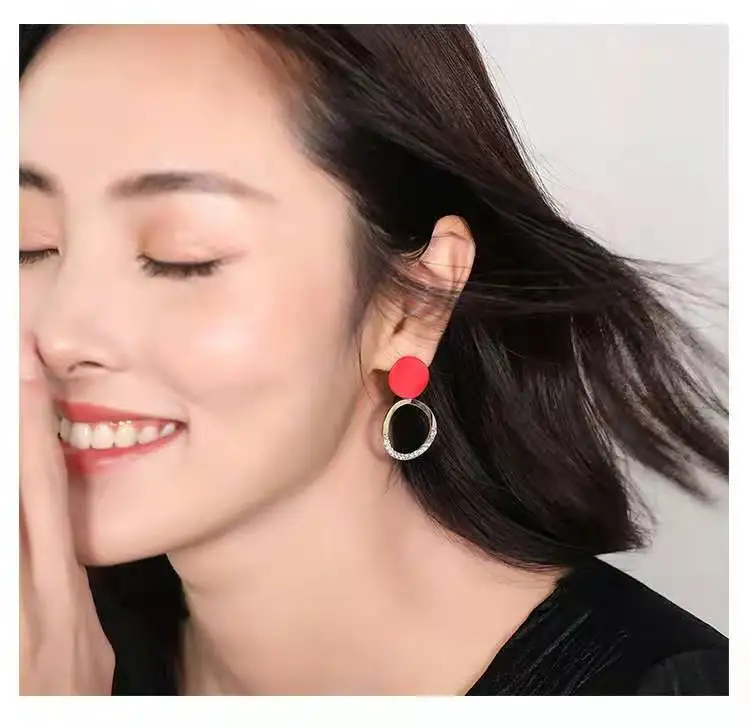 

New red black oval retro Earrings gout Earrings Fashion metal statement Swing Earrings Jewelry trend 2020