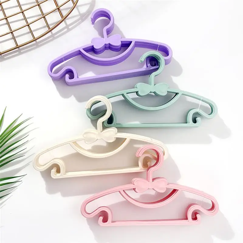 

10pcs/Lot Kids Clothes Hangers Portable Multifunction Hook Design Outdoor Clothes Drying Rack for Children Plastic Baby Hangers