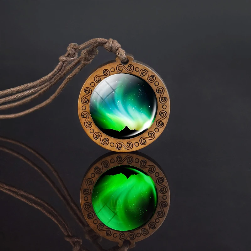 

Northern Lights Art Picture Luminous Necklace Glass Wood Pendant Vintage Rope Chain Necklace Glow In The Dark