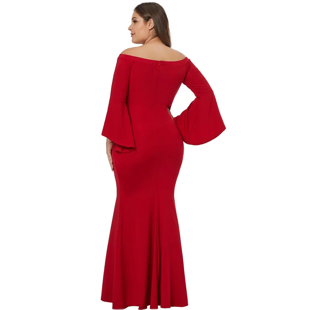 Длинное вечернее платье с расклешенным рукавом вырезом лодочкой темно красный