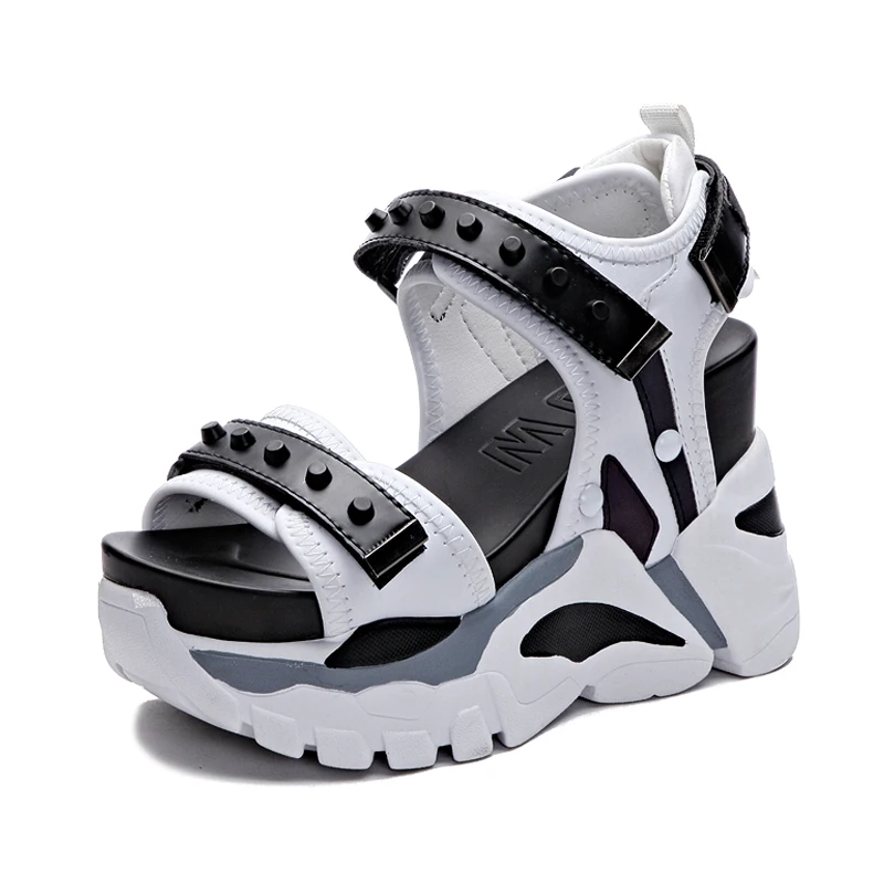 Босоножки SWONCO женские с заклепками повседневные сандалии на платформе массивной