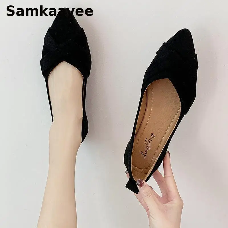 Туфли женские демисезонные на плоской подошве с острым носком без застежки из