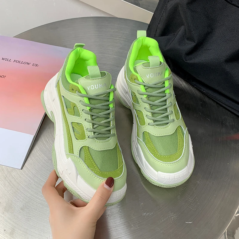 Женские кроссовки на массивной платформе дизайнерские шнуровке желтого цвета