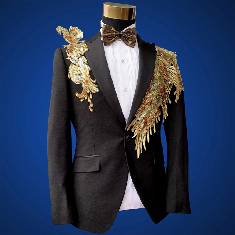 

DJ Black gold party dress with sequins, a tight suit for a big man