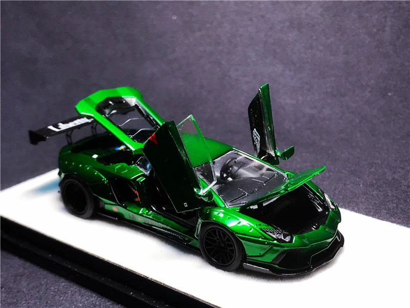 

INNO64 1:64 PGM 1:64 LB Performance Lambo LP700-4 Electric Green Full Open Car doors hood can be open Diecast Car