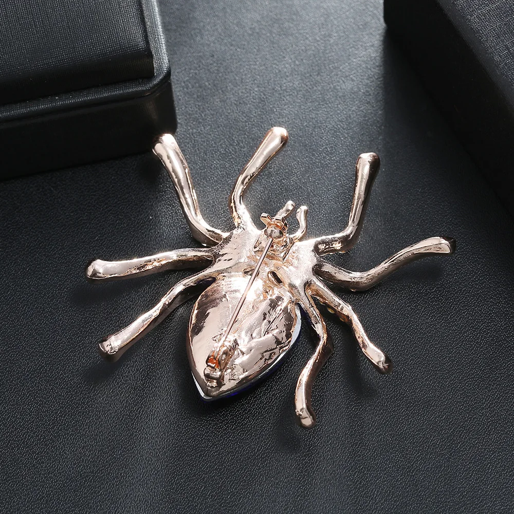 Женская брошь в форме паука золотистая с кристаллами | Украшения и аксессуары