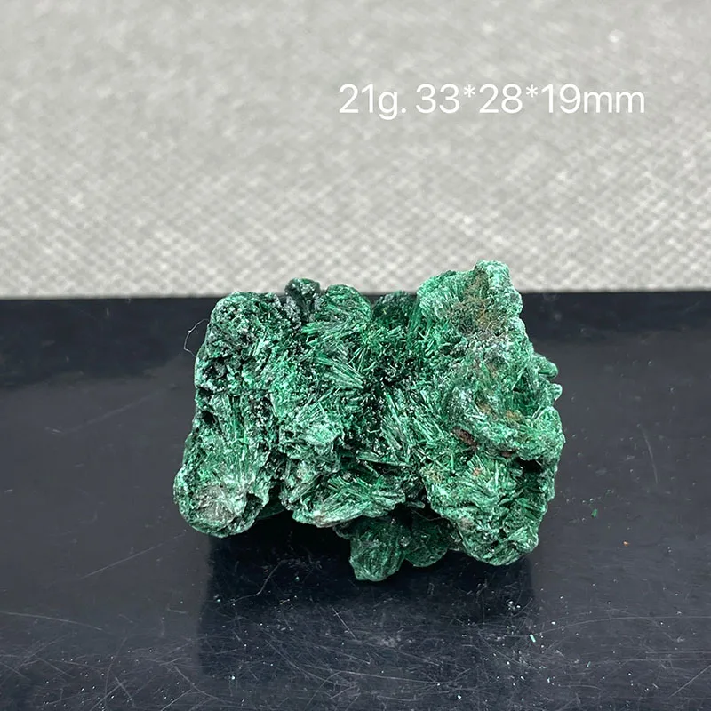 Натуральный Зеленый Малахит необработанный Камень Красивая спица с вельветовым
