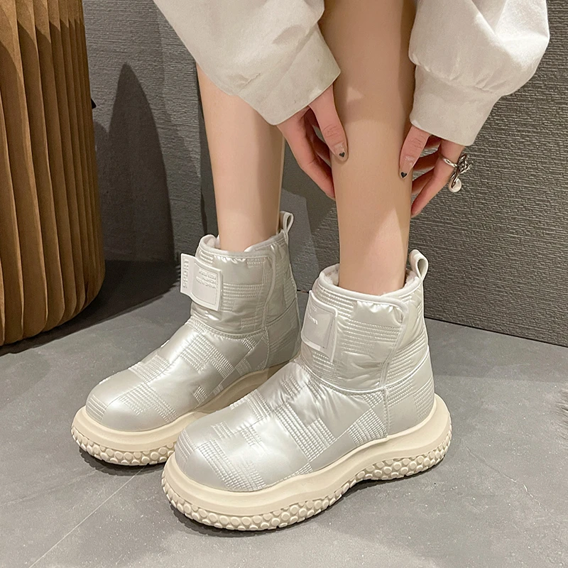 

2021 Winter Woman Boots Female Keep Warm Women's Leather Boots New Arrival Waterproof Female Shoes Plus Size Botas Mujer