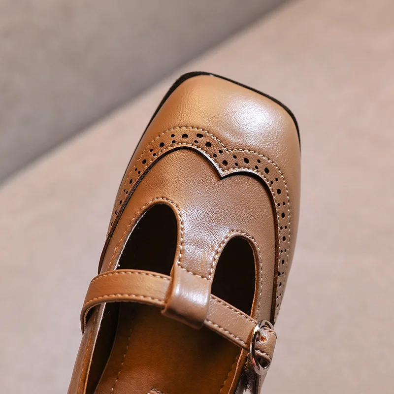 Весенняя детская обувь с перфорацией типа броги Обувь принцессы на плоской