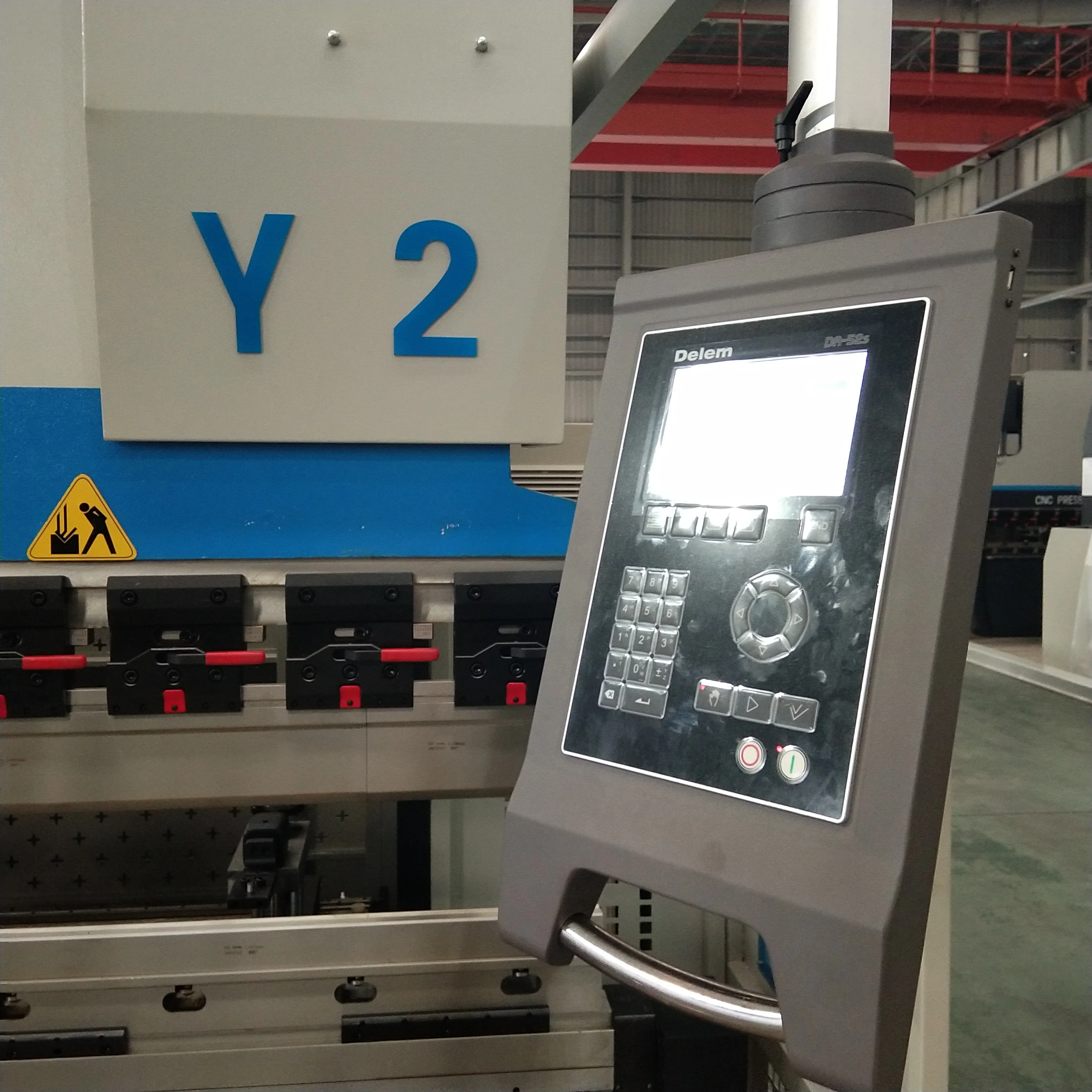 Горячая Распродажа 110ton 4 + 1 Axis CNC гидравлический листогибочный пресс с системой