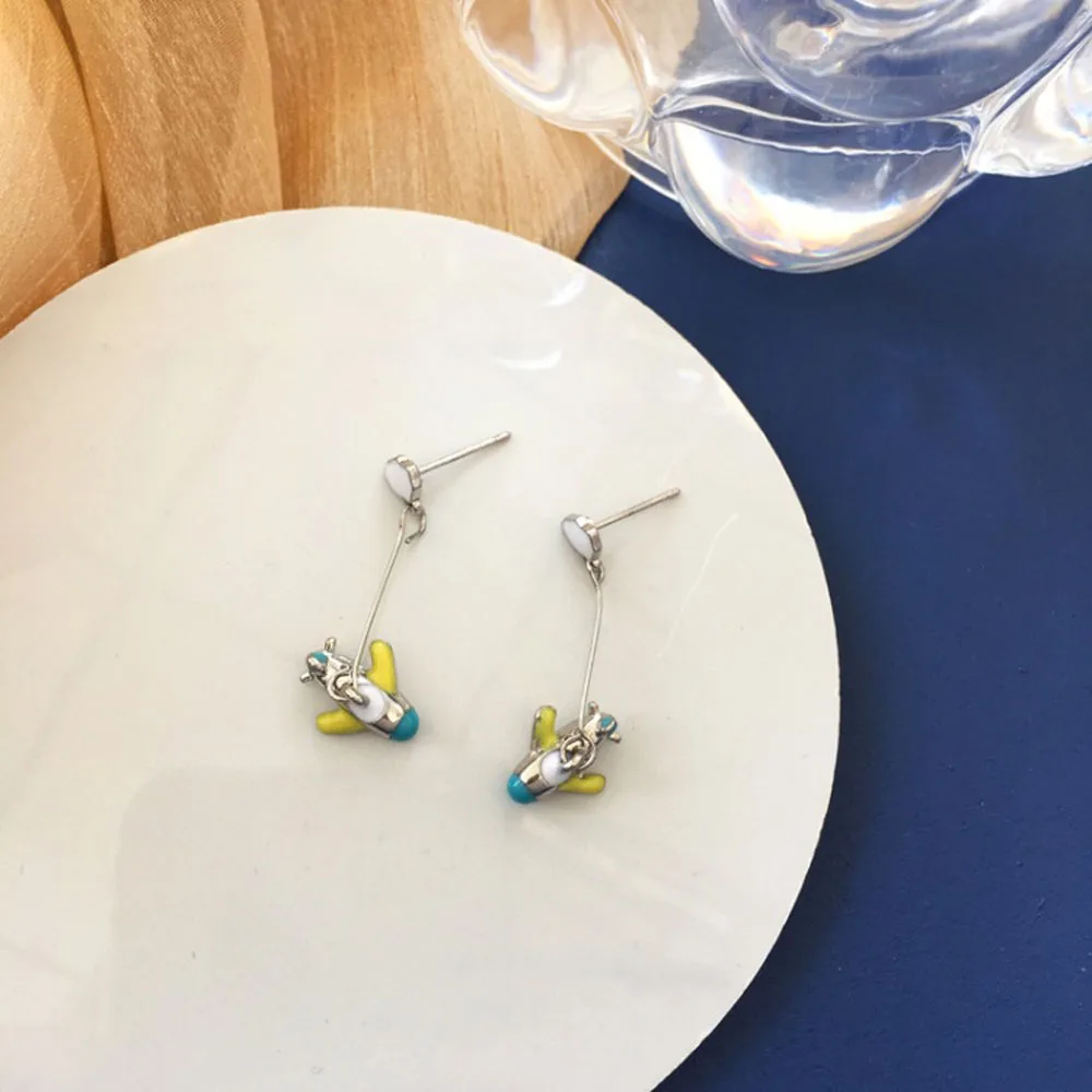 

Interesting Cartoon Plane Stud earrings Lovely Clouds Drip Earrings Japanese Small And Pure And Fresh Girl Dust Earrings