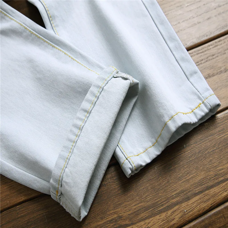 

New Jeans Men's Loose Hole Straight Jeans Personality Men's Light White Jeans Autumn Fashion Denim Pants 90s Boyfriend Jeans