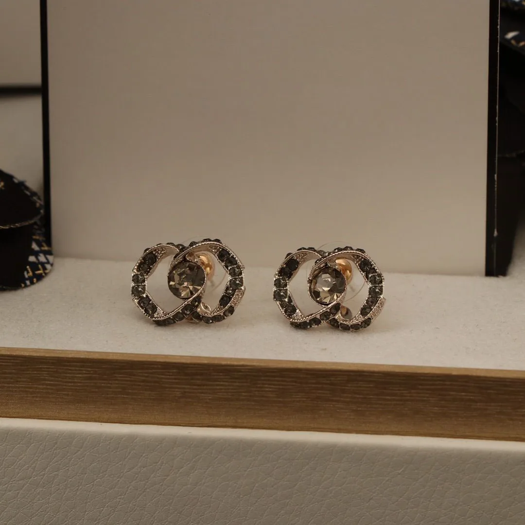 

B160 Brand C alphabet earrings with gold-plated labels and zircon micro-inlaid European and American fashion punk personality