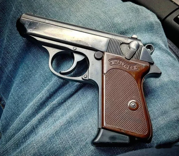 2021 знаков ручной пистолет калибр ручной пистолет и пули P226 пистолет Colt пистолет пустынный пистолет налет домашний металлический жестяной знак