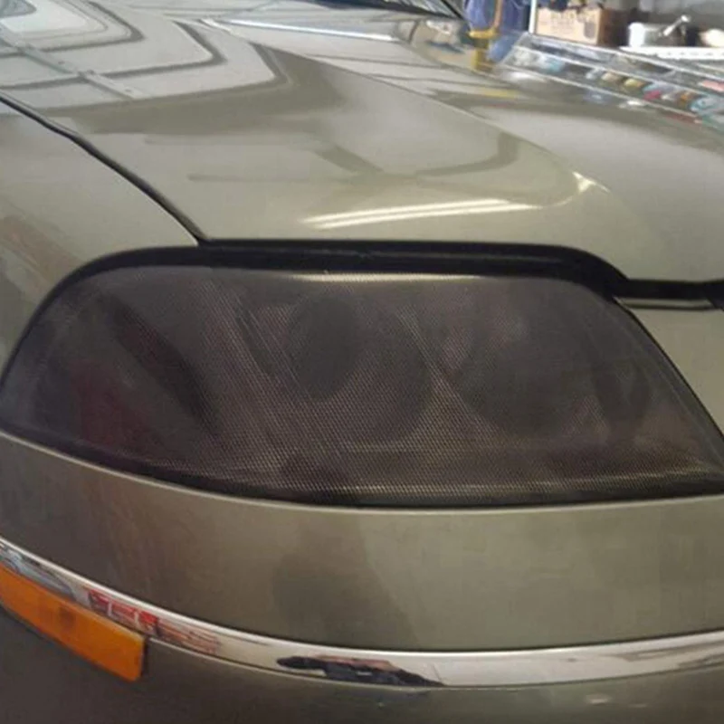 Декоративная пленка на переднюю фару автомобиля не блокирует линию прицела