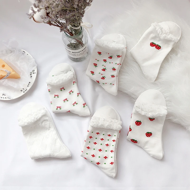 Japanese Cute Women Socks Red Strawberry Korean Style Flowers Crew Socks Kawaii Women Cotton Socks Harajuku Strawberry Cow Socks