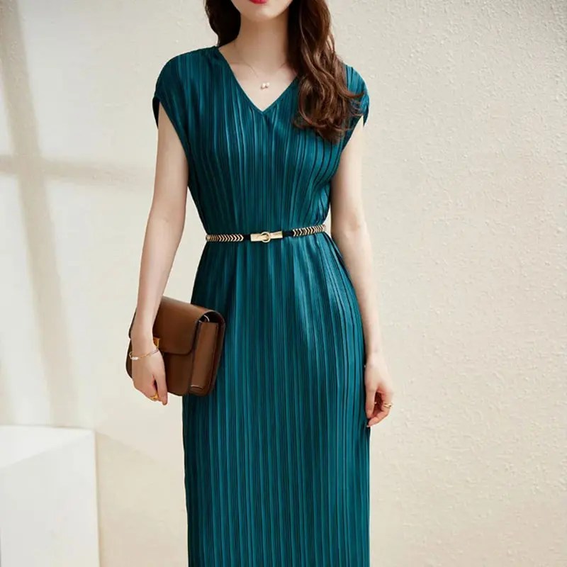 

Summer Mid-length V-neck Pleated Dress Female 2021 New Style Korean Style Fashion Temperament Sleeveless Lace-up Casual Dress