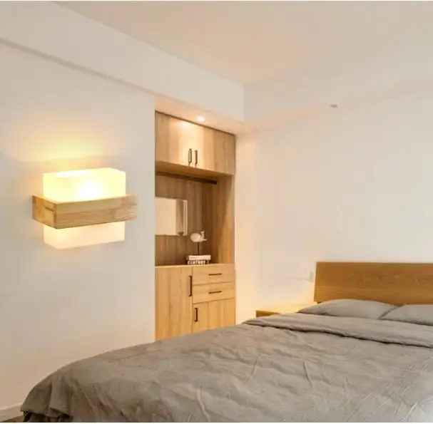 Светодиодная настенная лампа из массива дерева в скандинавском стиле стеклянный