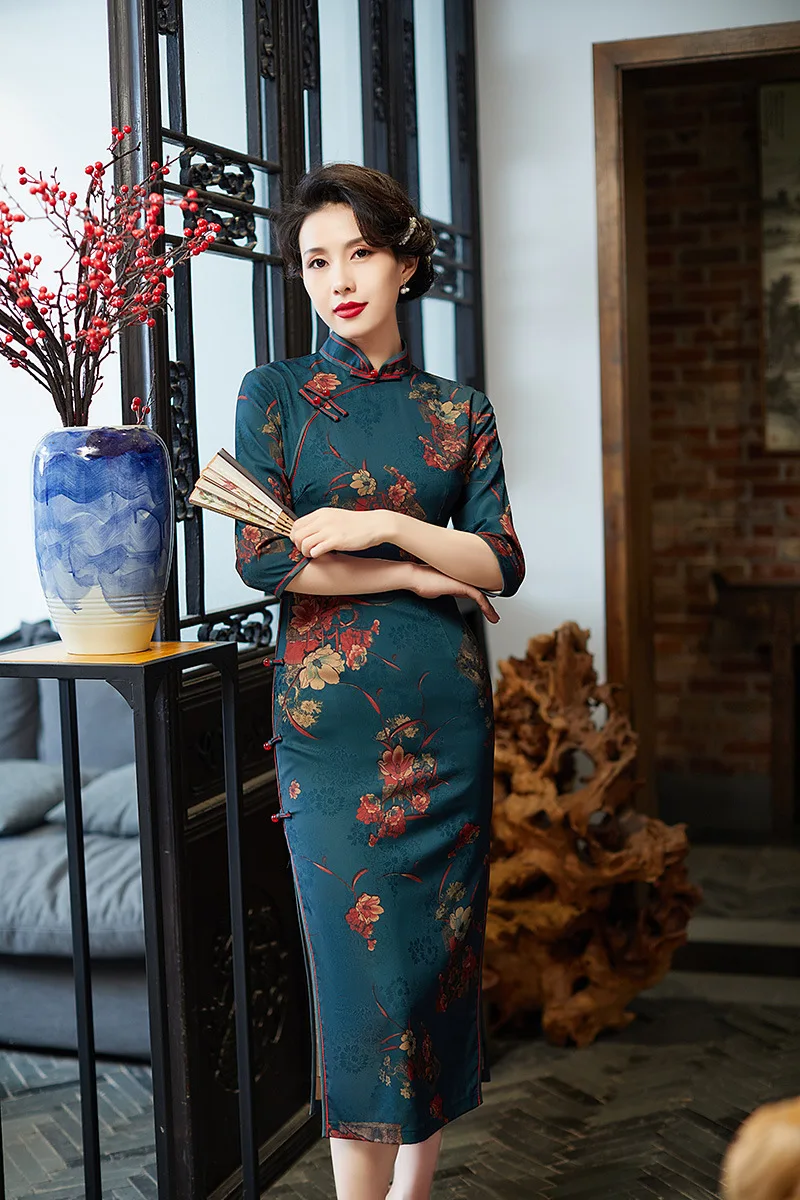 

Женское атласное платье-Ципао на пуговицах, синее элегантное китайское платье в три четверти с цветочным принтом, винтажное приталенное пл...