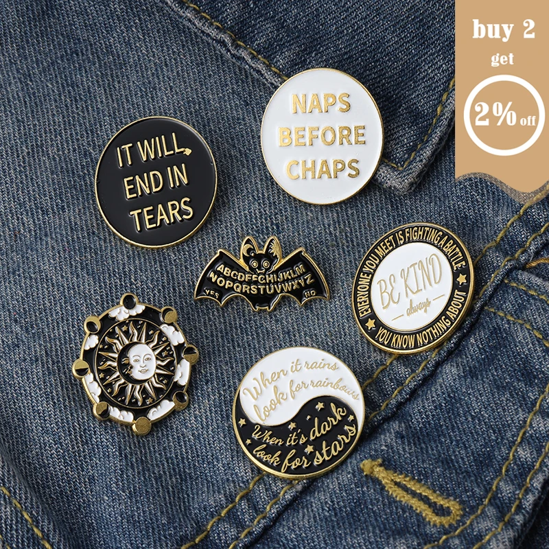 Круглый Инь эмаль на булавке значок летучая мышь и принтом &quotсолнце&quot буквами