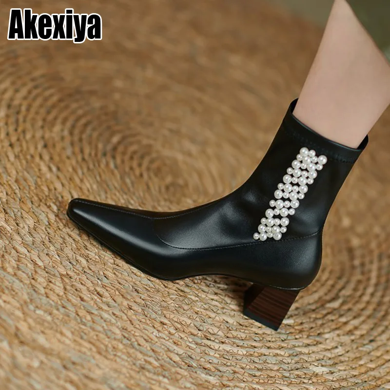 

2021 Autumn And Winter Shoes Woman Pointed Toe Zipper Beaded High Heel Women Ankle Boots BC1698