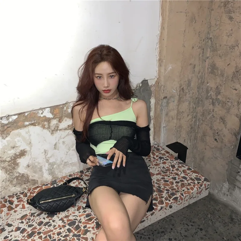 Женский вязаный кардиган ярких цветов в рубчик на осень и зиму с длинным рукавом