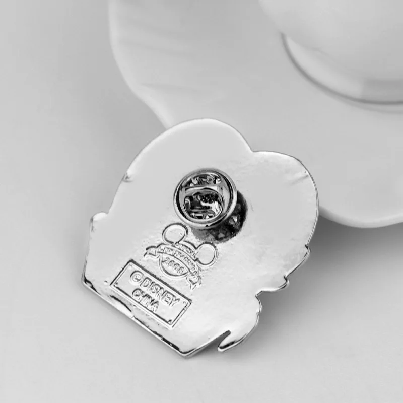 

The Nightmare Before Christmas Brooch Jack and Sally Skull Exquisite Brooch Pin Fashion Punk Lover Statement Jewelry Accessories