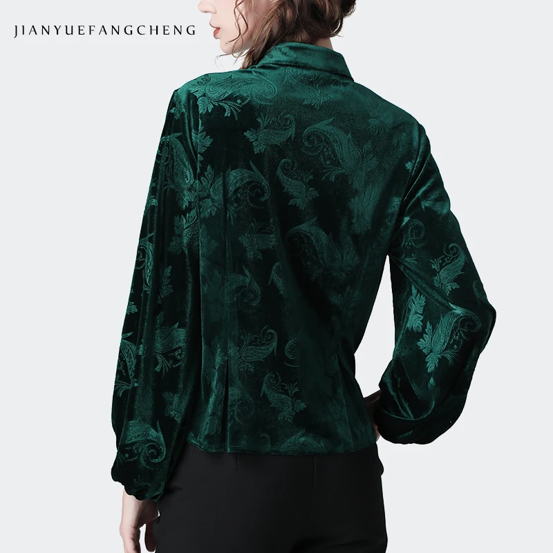 

Fashion Mature Ladies Velvet Blouse Lantern Sleeve Vintage Embossing Floral Pearls Bead Women Autumn Winter Top Bottoming Shirts